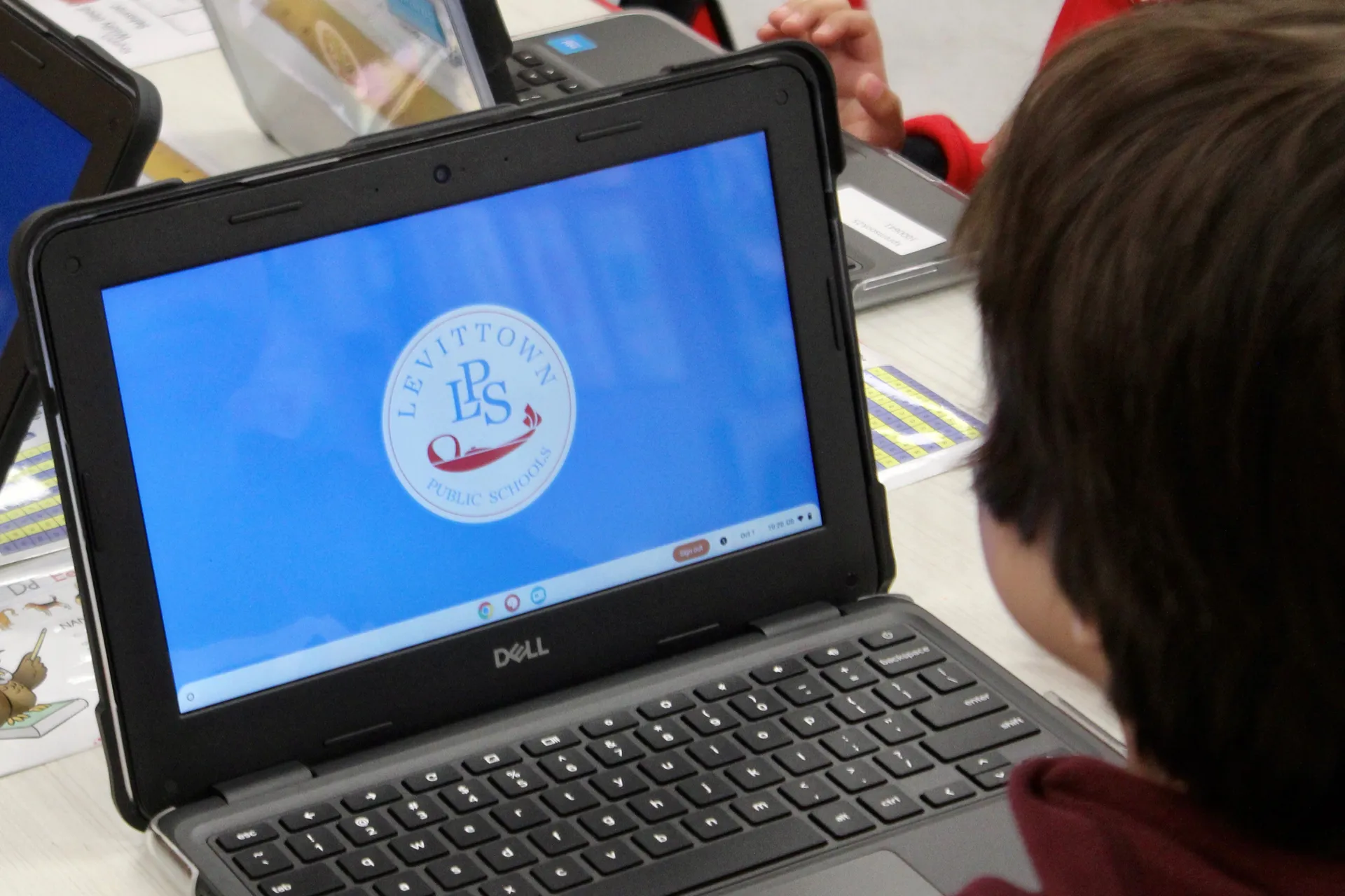 Abbey Lane Students Learn How to Use Their New Chromebooks - image002 Abbey Lane Students Learn How to Use Their New Chromebooks - image002