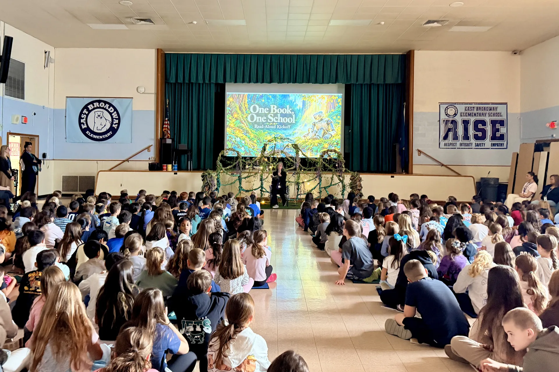 East Broadway Elementary School launched the school year with an exciting literacy initiative designed to bring students, families and staff together through a shared love of reading.